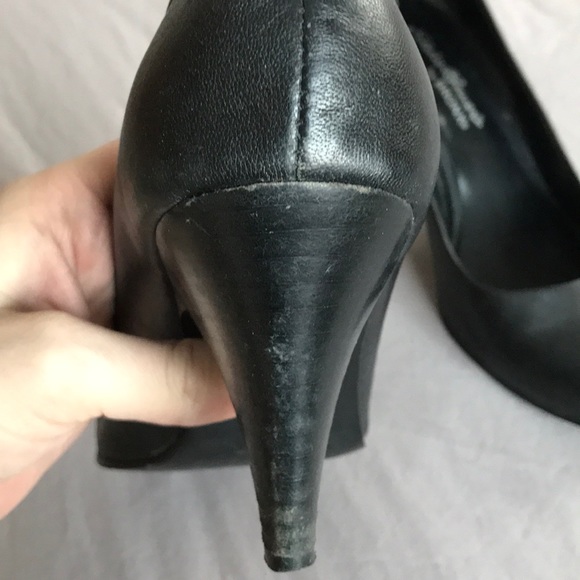 Eddie Bauer leather pump heel - Picture 6 of 7
